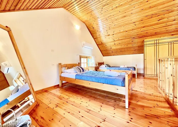 Renas Maisonette Unit 1 Near By Dadovillas Rodas