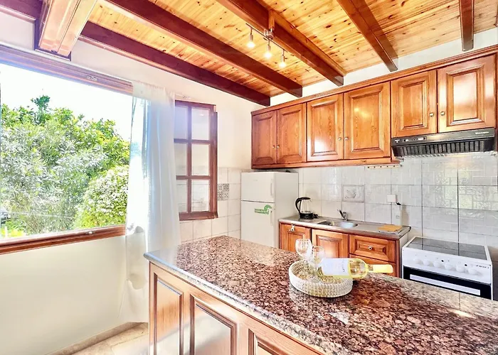 Renas Maisonette Unit 1 Near By Dadovillas Apartamento *