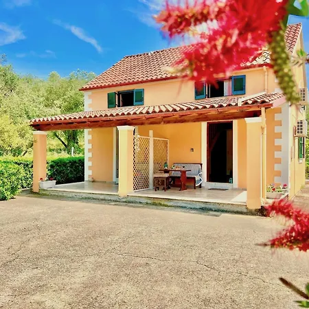 Daire Renas Maisonette Unit 1 Near By Dadovillas Roda (Corfu)