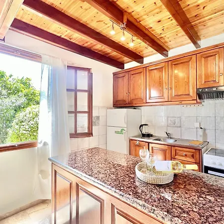 Renas Maisonette Unit 1 Near By Dadovillas Daire *